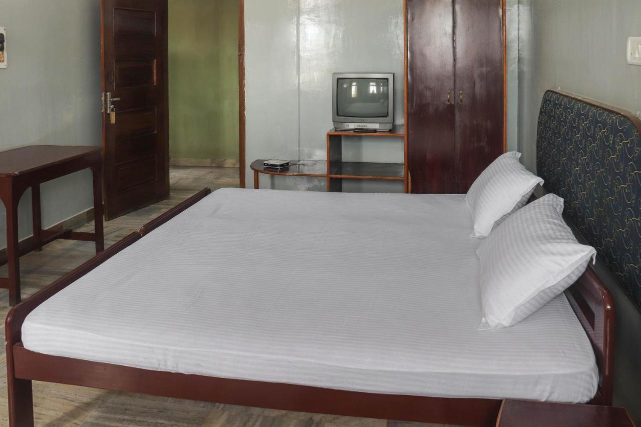 Spot On 49477 Hotel Galaxy Dimāpur Exterior foto